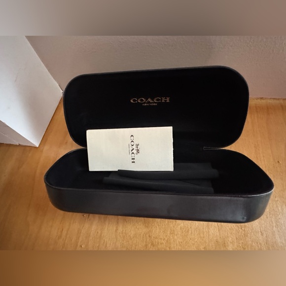 ✨ Coach HC8381U CL918 0HC8381U Sunglasses – Like New ✨ - Picture 10 of 12